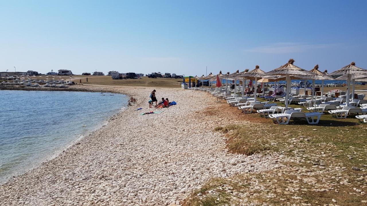 Apartmani Sunce I More Premantura Exteriör bild
