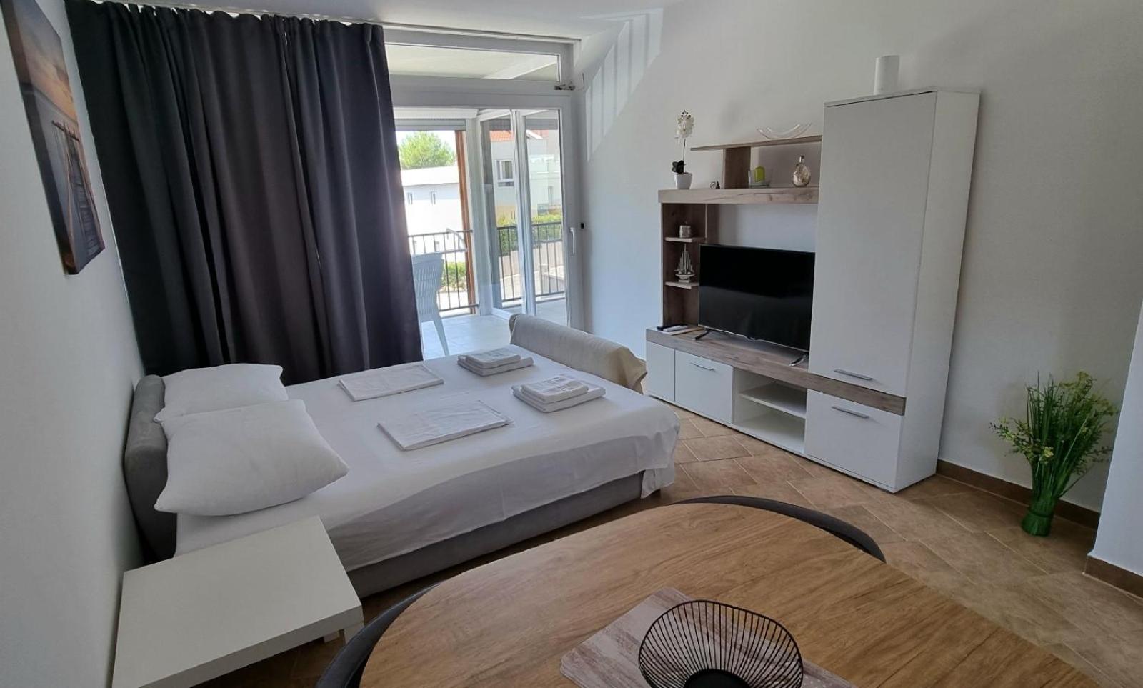 Apartmani Sunce I More Premantura Exteriör bild
